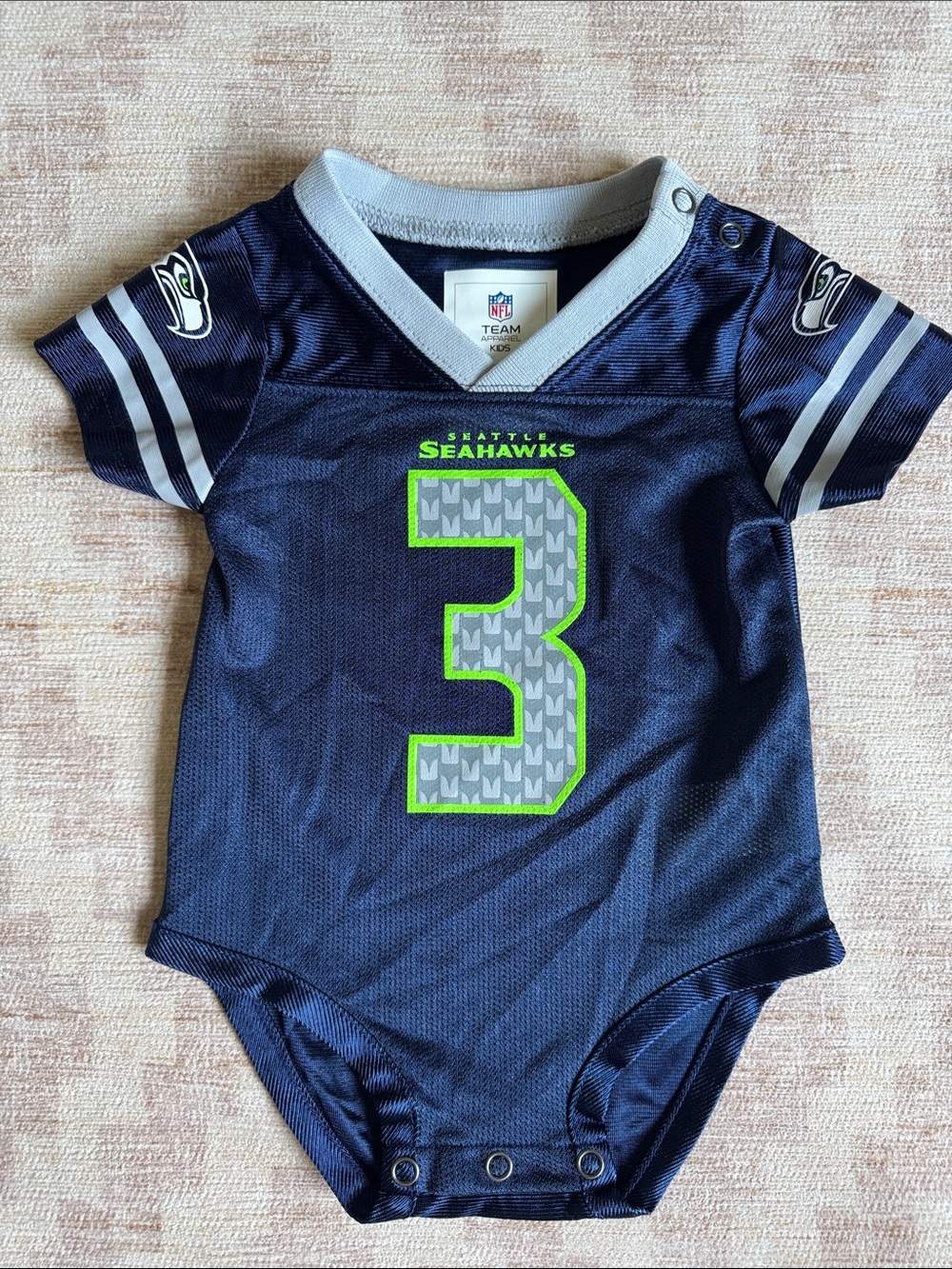 NFL Seattle Seahawks Russel Wilson Unisex Baby Jersey Bodysuit size 3-6M